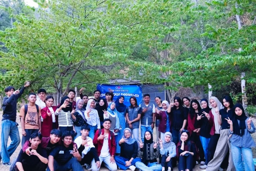Mahasiswa Ilmu Komunikasi UNG Rangkul Pokdarwis Botumotolioluwo, Sulap UTS jadi Aksi Nyata